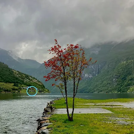 Fjorden Campinghytter * גרינגר
