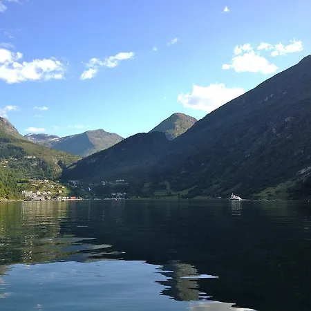 Fjorden Campinghytter גרינגר